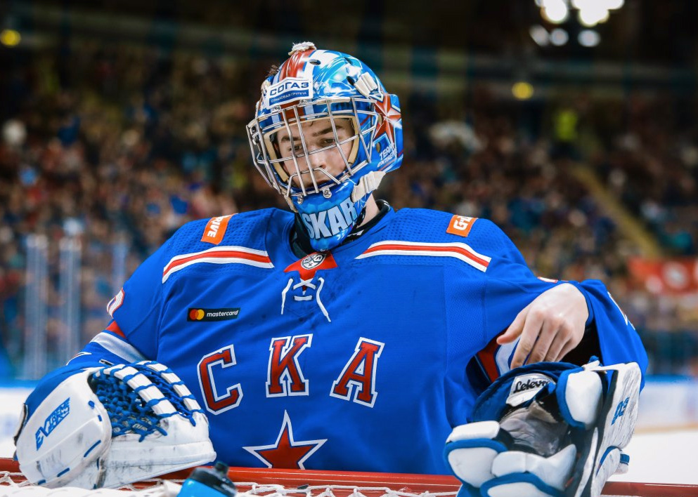 Голкипер команды СКА Ярослав Аскаров.