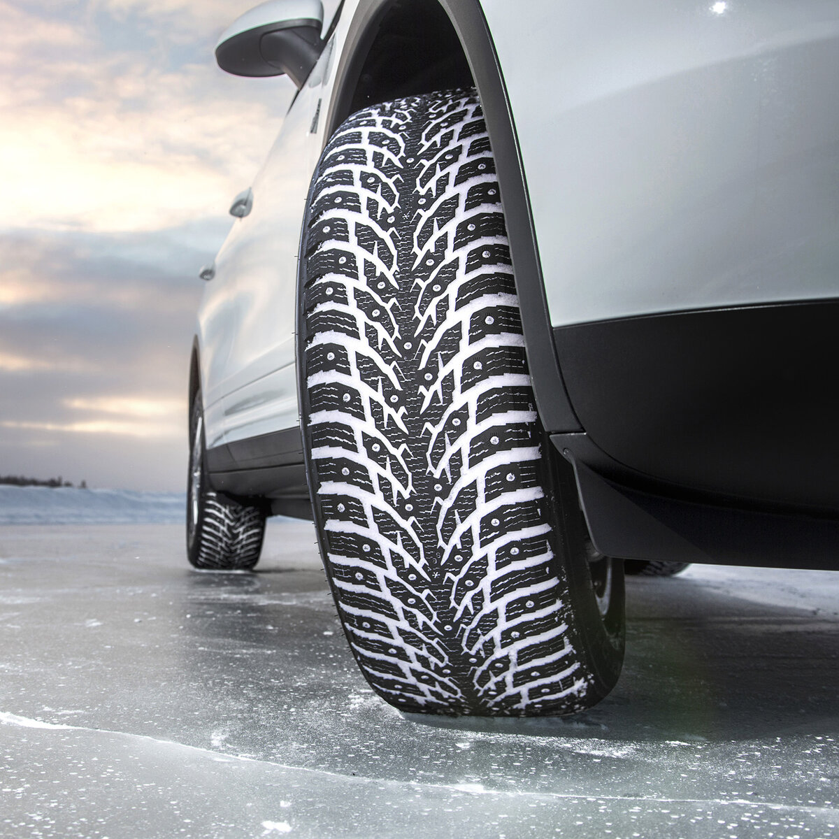 Нокиан хакапелита 9 зимние. Nokian Tyres Hakkapeliitta 9 SUV. Nokian Tyres Hakkapeliitta. Шины Nokian Tyres Hakkapeliitta 9. Шипованная резина Nokian Hakkapeliitta 9.