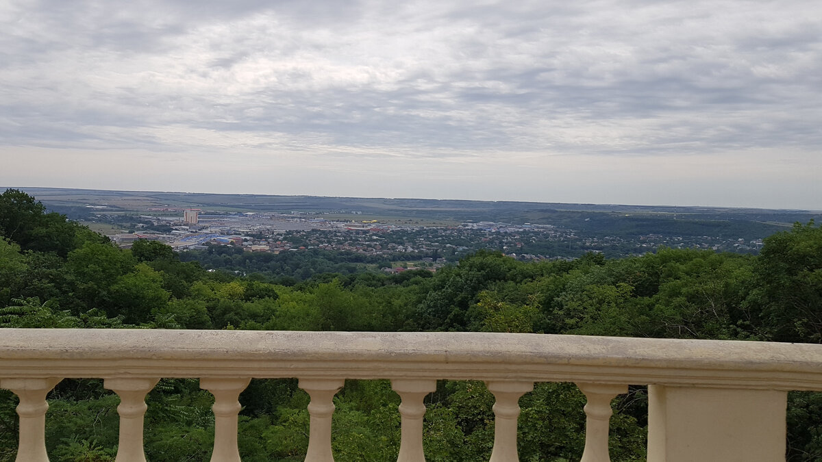 Вид напротив на Пятигорск