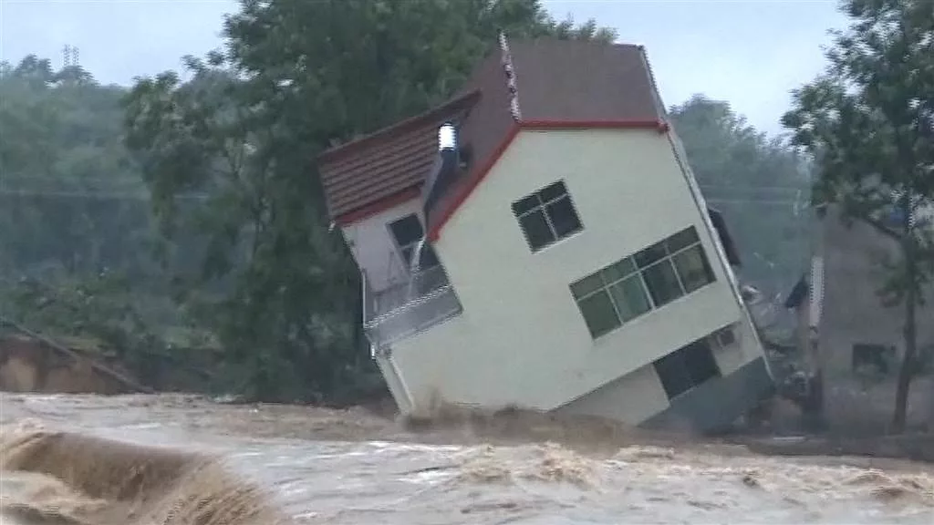 Фото домов с красивым фасадом в цвете золотой песок