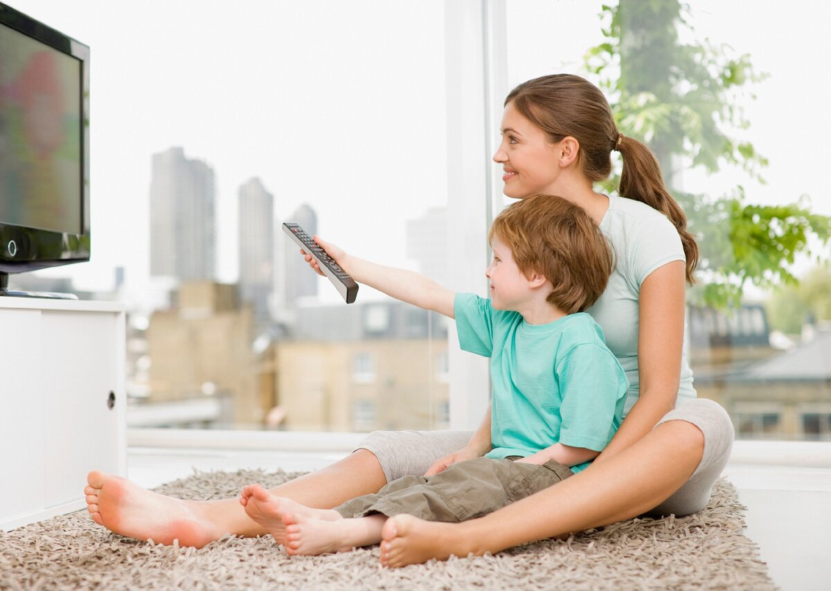 Можно ли детям смотреть телевизор