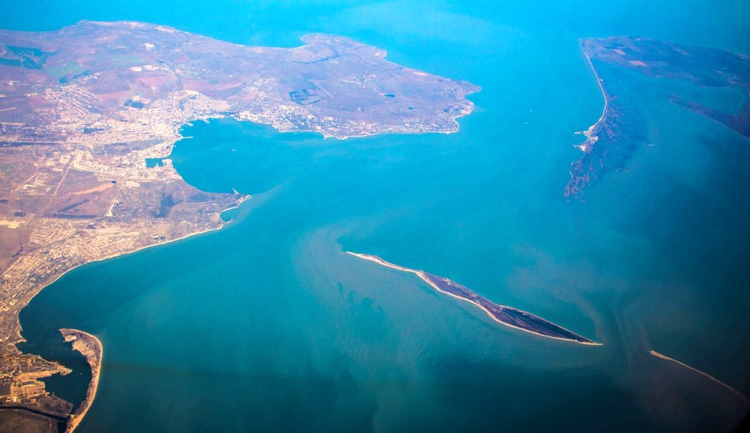 Здесь была другая история. Взяла и немного обработала картинку из свободного интернета. Только туда хочу поехать.