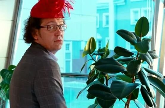 "Ну че ты пялишься - психологическая травма: ссу где хочу..." (пардон, но прямо навеяло)