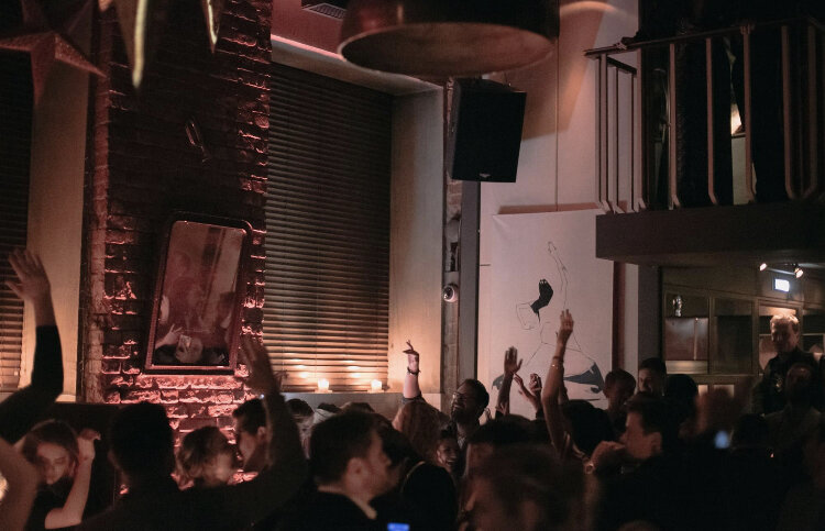 Обложка закрытой группы в Фейсбуке