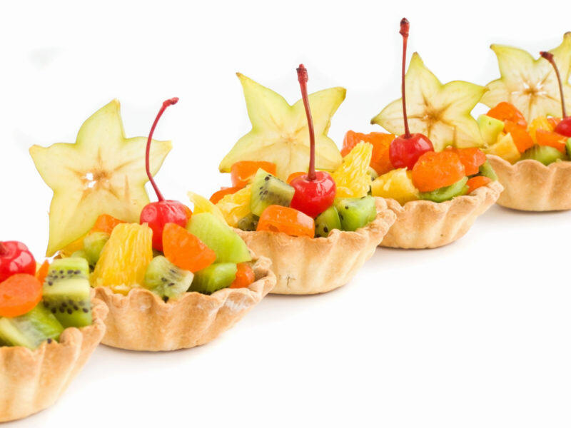 Готовим тарталетки. Фото по стандартной лицензции @protesto.ru