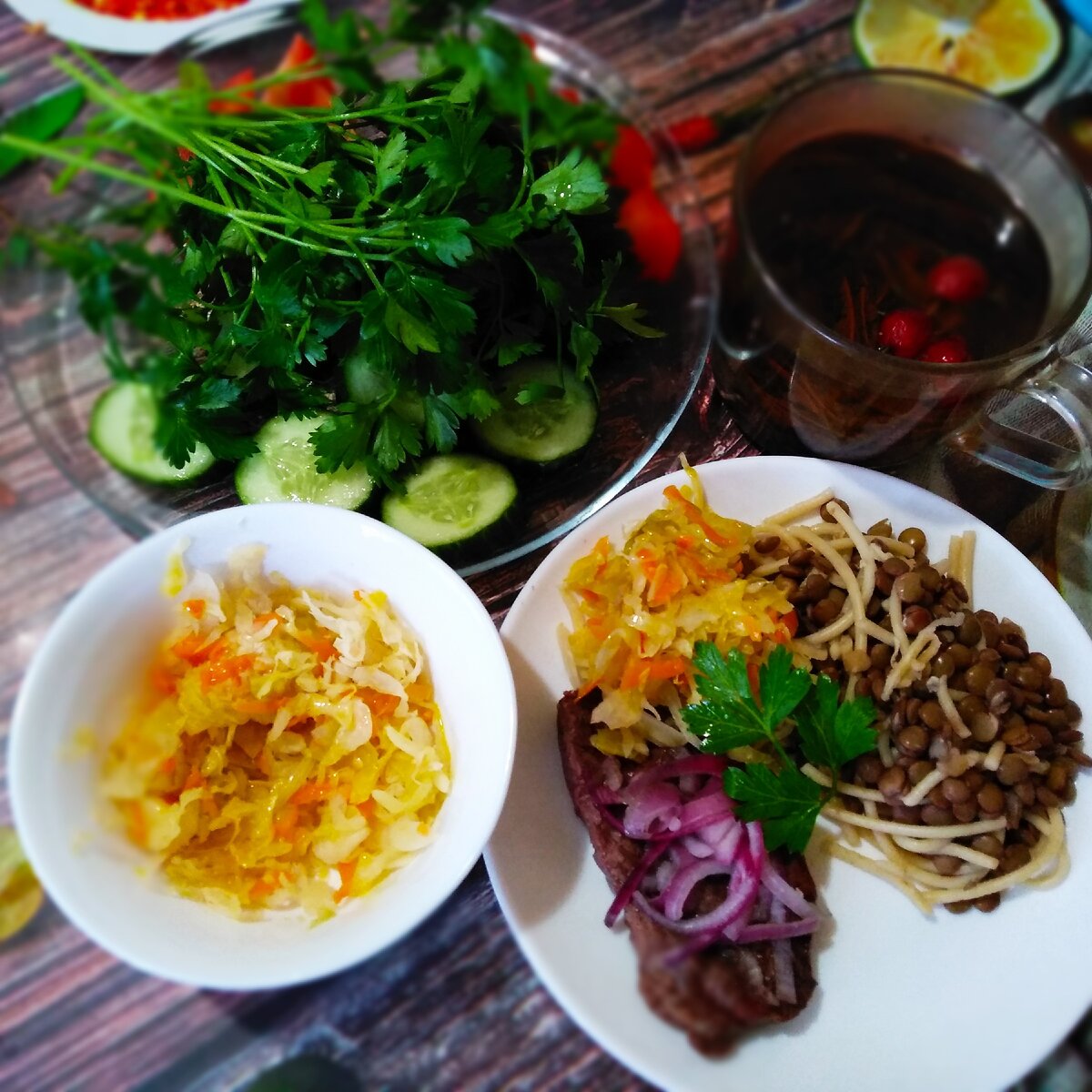 Это один из трёх приемов пищи. Ещё попробуй съешь 