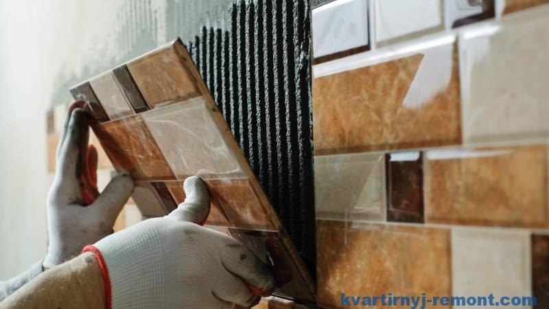 Облицовку стен керамической плиткой можно сделать своими руками, не тратя кучу денег на специалистов. Просто это займет у вас чуточку больше времени, чем у профессионала. 
Доброго дня всем тем, кто решил начать ремонт в своей любимой квартире. В данной статье хочу вам рассказать, как же все таки правильно выбрать керамическую плитку для ванной, а так же как с ней работать. Наберитесь терпения друзья и все у вас непременно получится. И так начнем!