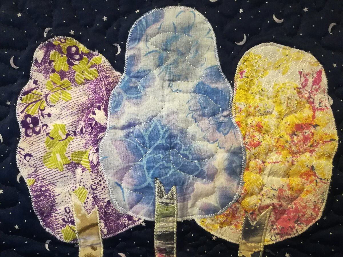 Ну разве они не похожи на занесенные снегом или инеем березы?