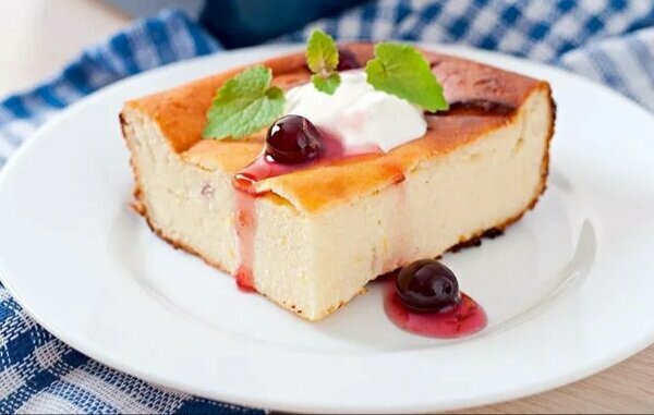 Всеми любимая творожная запеканка с сгущёнкой))