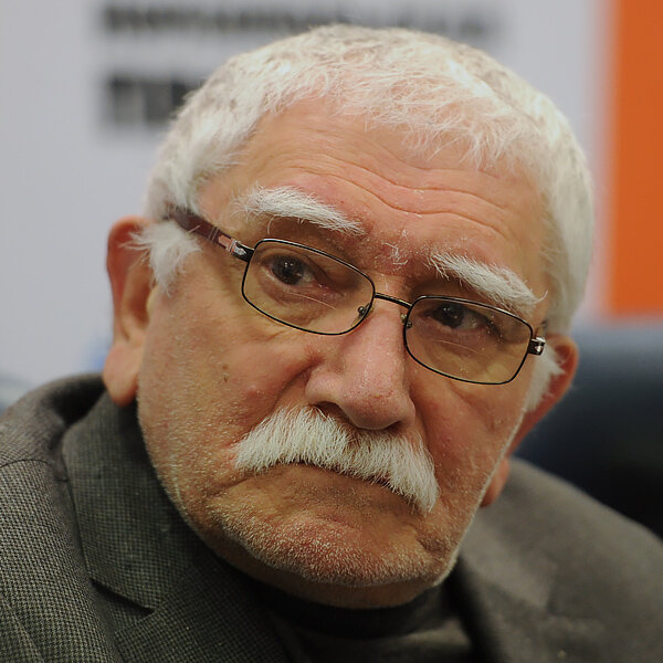 Армен Джигарханян