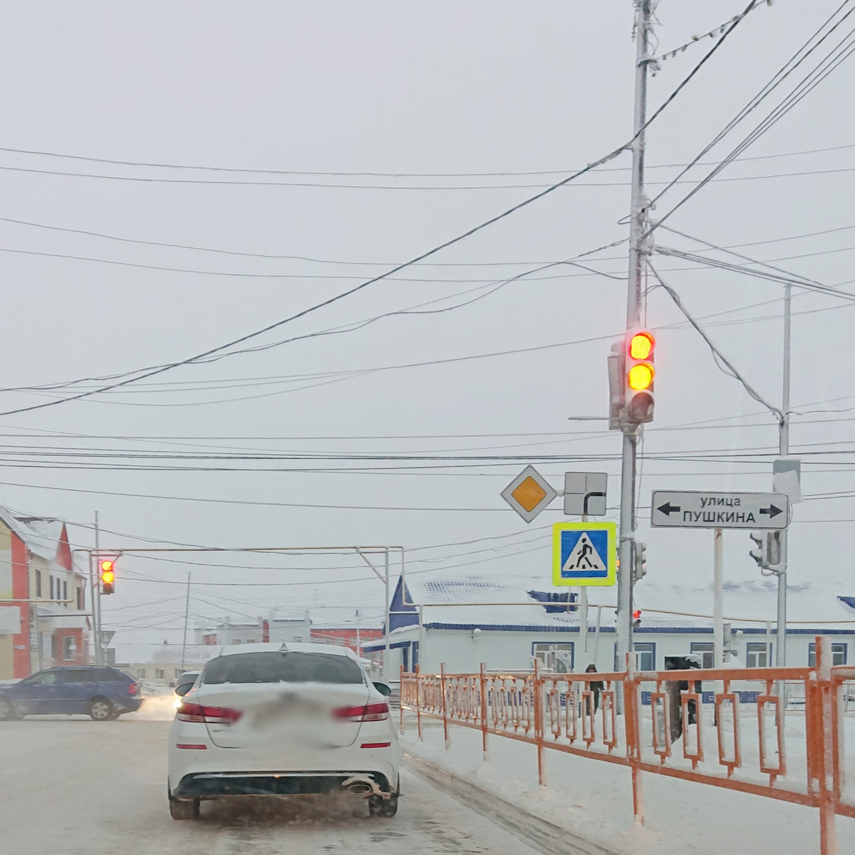 А вот он собственно - этот светофор)