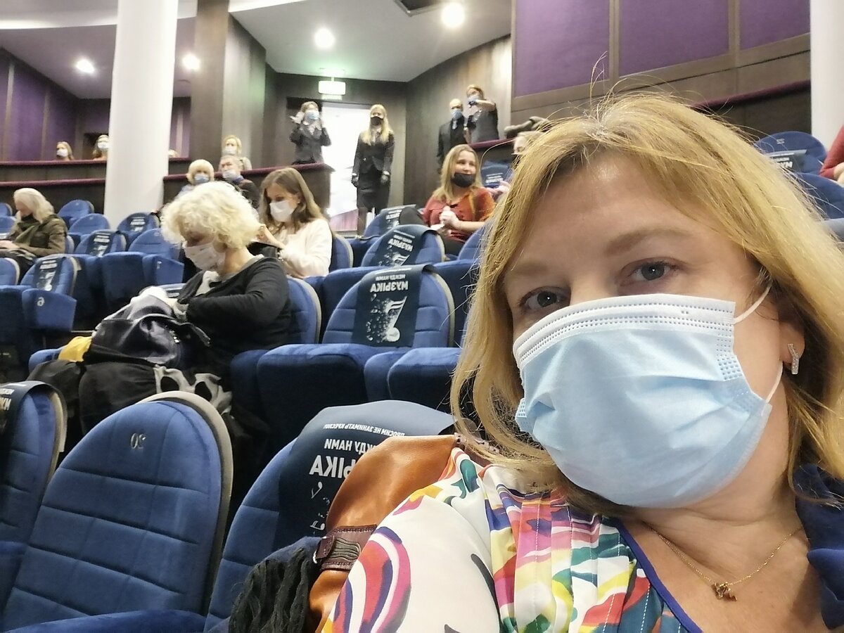 В театрах нынче так. Фото Светы Давыдовой