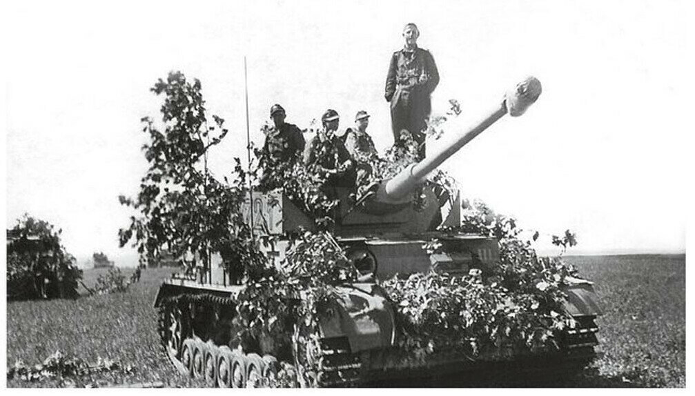 Танки мертвой головы. Танки дивизии Лейбштандарт СС. 3 SS Panzer Division. Танковая дивизия Тотенкопф. PZ 4 Ausf h на Курской дуге.