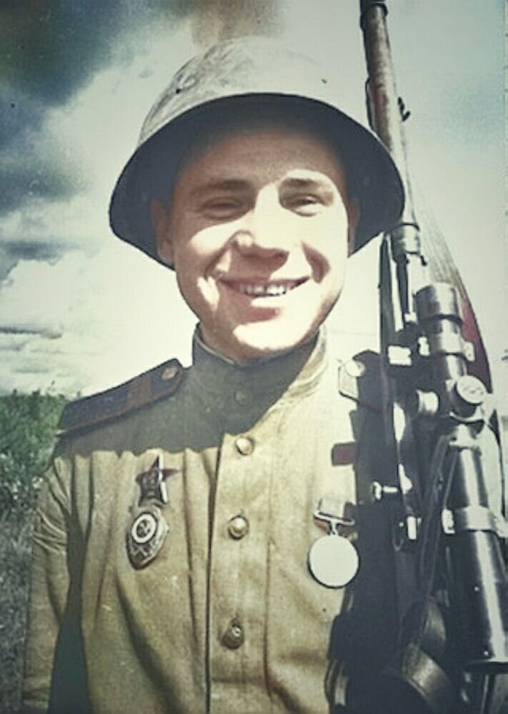 Петренко Степан Васильевич – снайпер 59-го гвардейского стрелкового полка 21-й гвардейской стрелковой дивизии 3-й ударной армии 2-го Прибалтийского фронта, гвардии старший сержант. 1944. Источник: goskatalog.ru