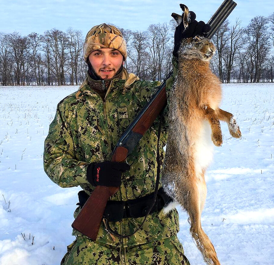 Шарик на охоте сделал 18 фотографий зайцев оказалось что половину