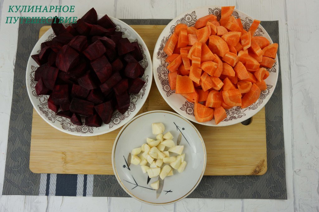 Нарезаем овощи