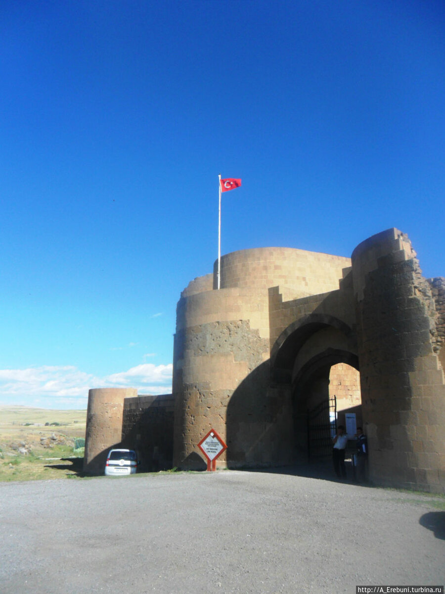 Ереван вк. Ани Западная Армения. Западный Армения Ван. Западная Армения в Турции. Ереван мавзолей Урарту.