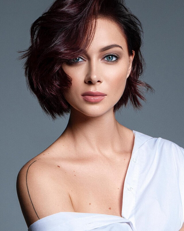  Настасья Самбурская. Фото из сети