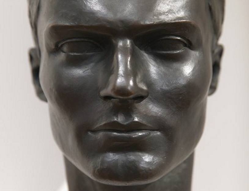 Однорукий полковник Штауффенберг. Бюст из музея антифашистов в Берлине.