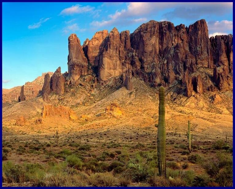 Источник фото: https://religioustravelplanningguide.com/wp-content/uploads/2011/03/superstition-mountains.jpg