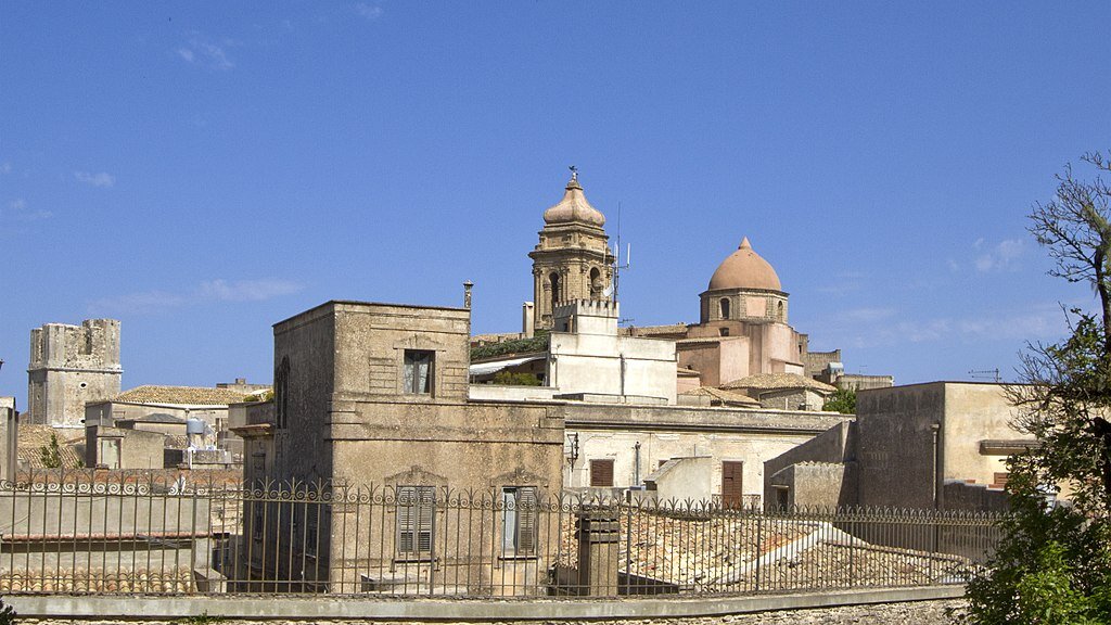 trolvag. Собор Святого Петра (Сан Пьетро). Эриче, Трапани, Палермо, Сицилия, Италия