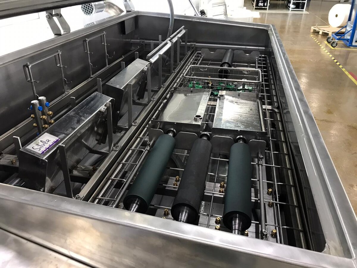 Так выглядит машина Flexo Wash PK 200 WR с загруженными деталями.