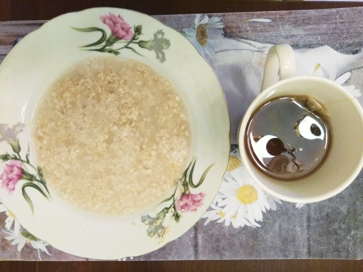 Каша с курагой и очищающий чай. Фото автора