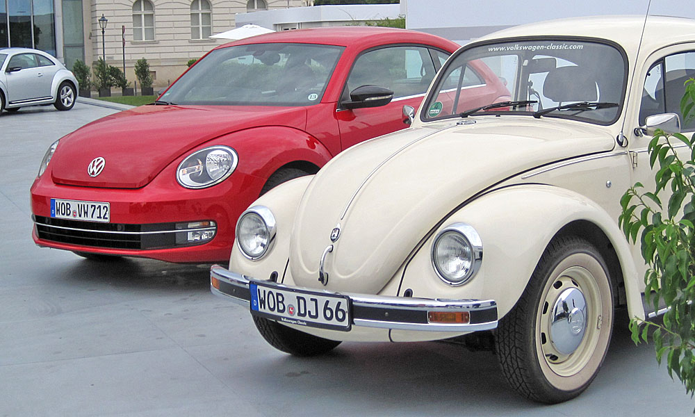 Volkswagen первый автомобиль. Фольксваген Битл 1938. Volkswagen Beetle Жук 1938. Фольксваген Битл 1925. Volkswagen Käfer 1938 кабриолет.