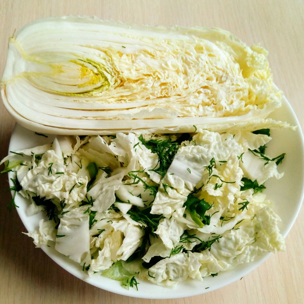 Мой салат из капусты. Заправлен лимонным соком.