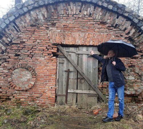 Автор у кузницы конца 18-ого века. Будем ковать знания!