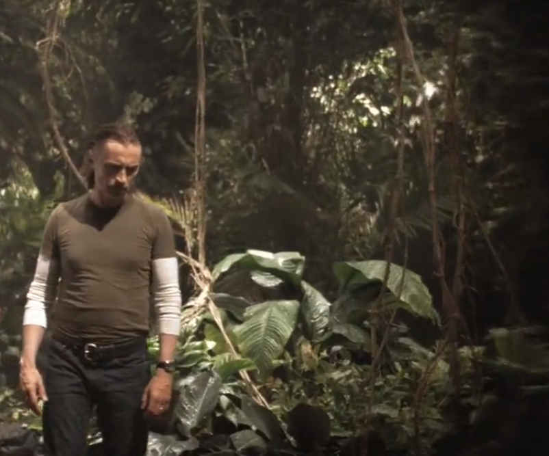 обработанный скриншот из сериала Звезные врата: Вселенная