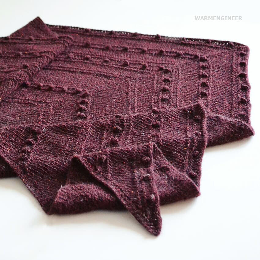 Треугольная шаль из твида