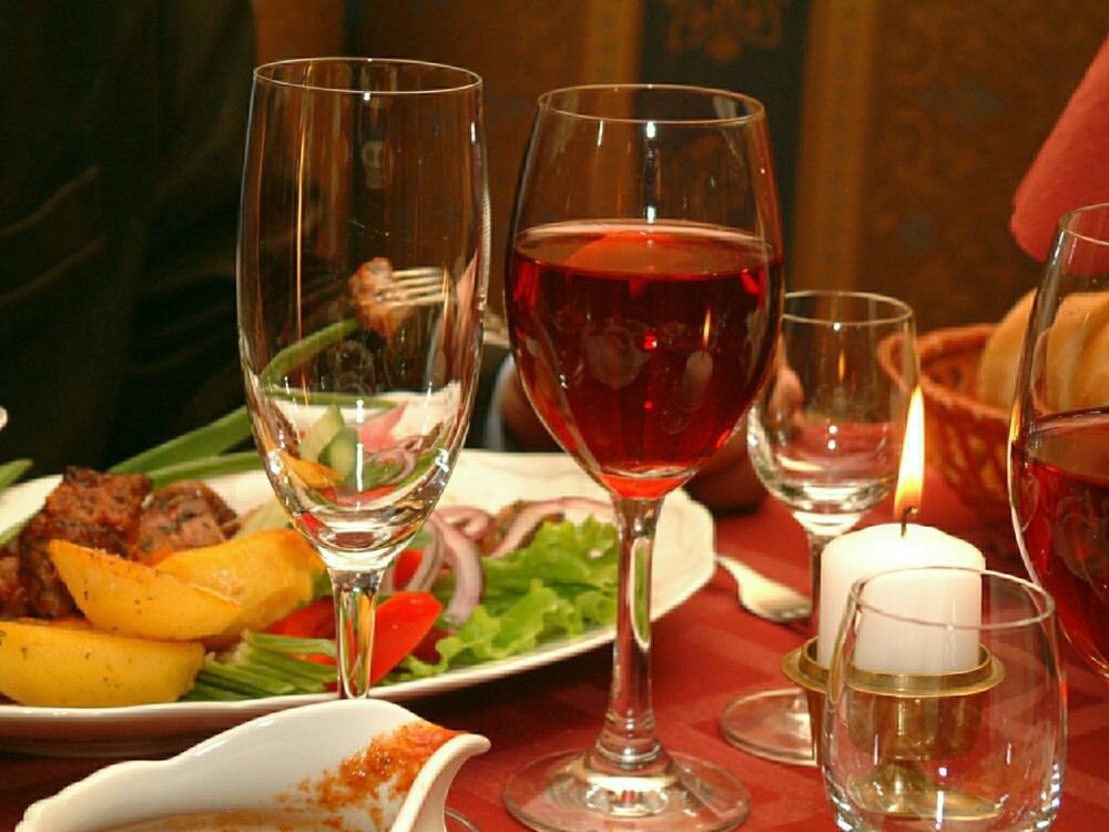 Тигр — животное, у которого хороший аппетит. Значит и стол в эту новогоднюю ночь должен ломиться от сытных блюд