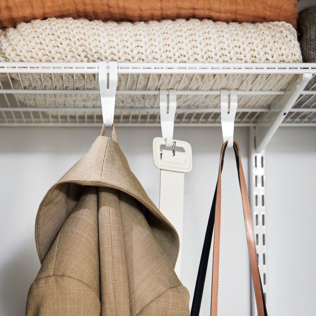 Сетчатая полка Elfa и универсальные крючки