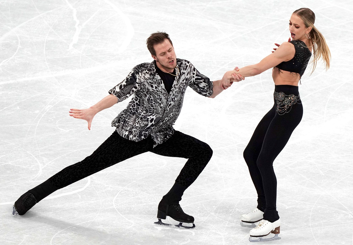 Спорт фигурное катание дзен. Синицына Кацалапов 2022. Фигуристы Синицина и Кацалапов. Виктория Синицина олимпиада ритм танец. Танцы на льду Синицына Кацалапов.