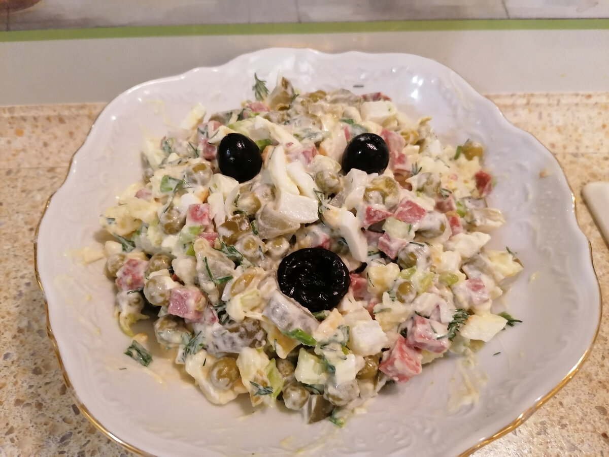 Фото автора. Оливье с новым продуктом и новым вкусом