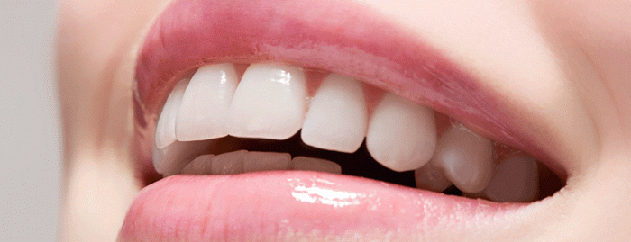 Эмаль – это твердая минерализованная ткань, покрывающая коронковую часть зуба.