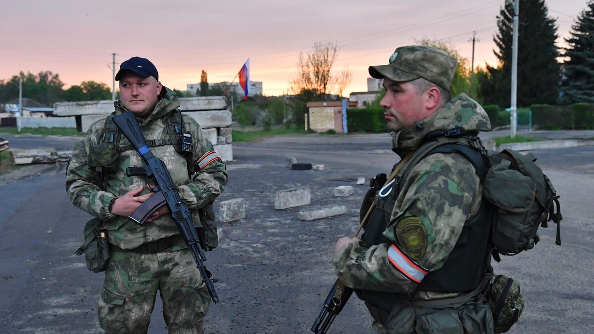 Бойцы в Северодонецке.  фото: картинки  яндекса,