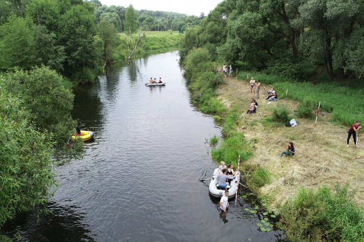 Первый опыт молодых гидрологов - промерные работы на полигоне в Сатино. Фото: Наталья Фролова