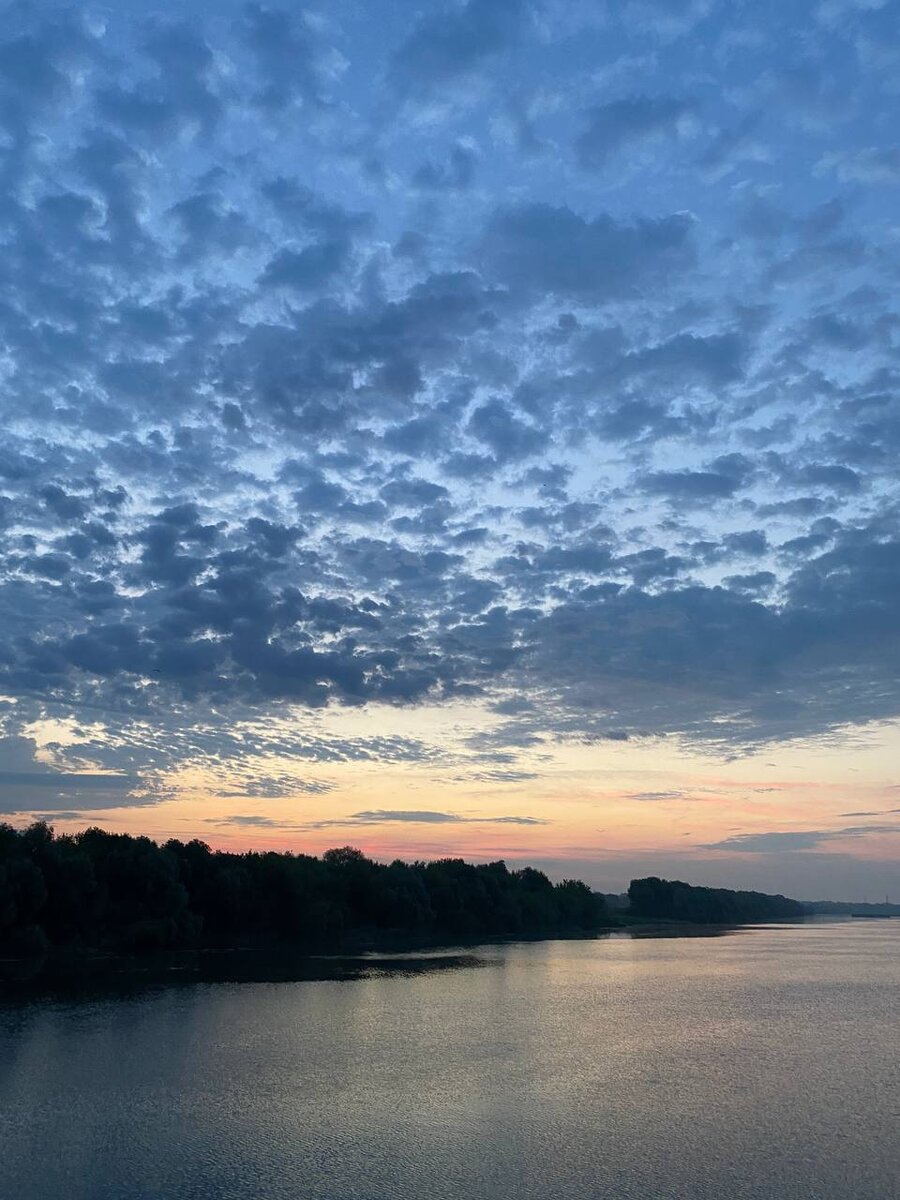 Рассвет на реке