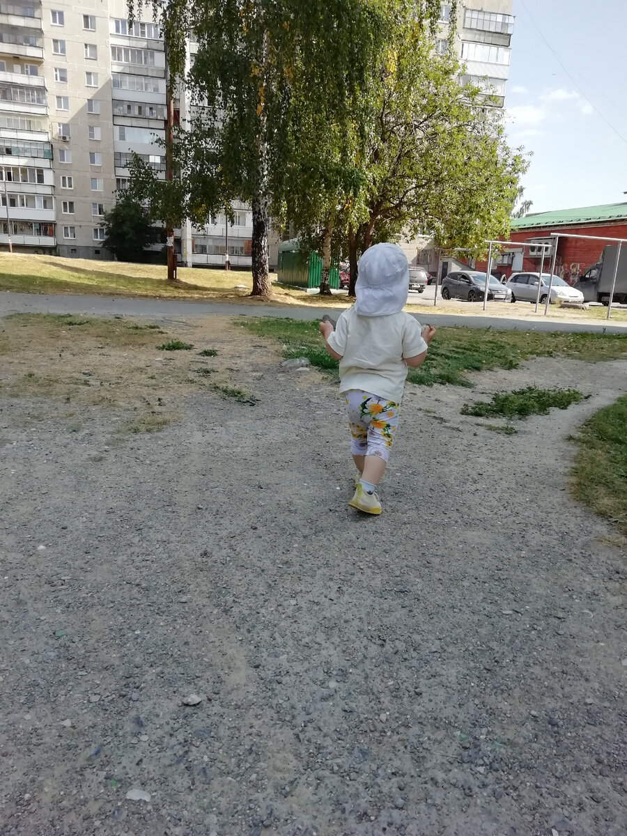 Пока собиралась сфоткать она уже убежала))) 