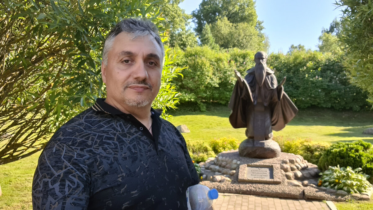 Памятник святому Ферапонту. Фото: Игорь Мартынов