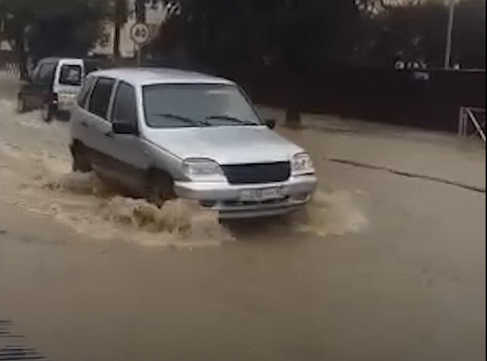     Так выглядит дождливое утро в Сочи.