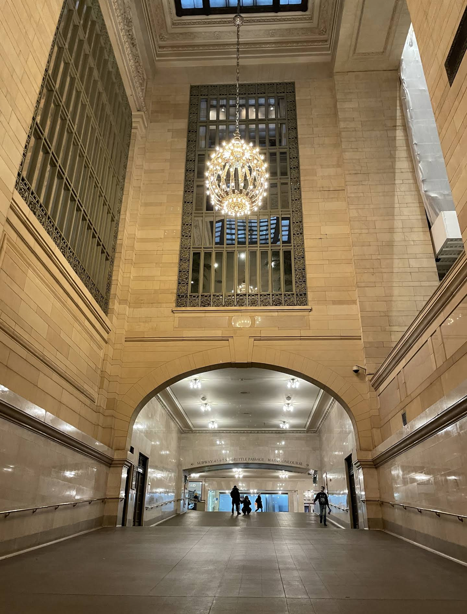 Казанский Вокзал в Москве и Grand Central в Нью Йорке. В чем разница ? |  Петька Электричкин | Дзен