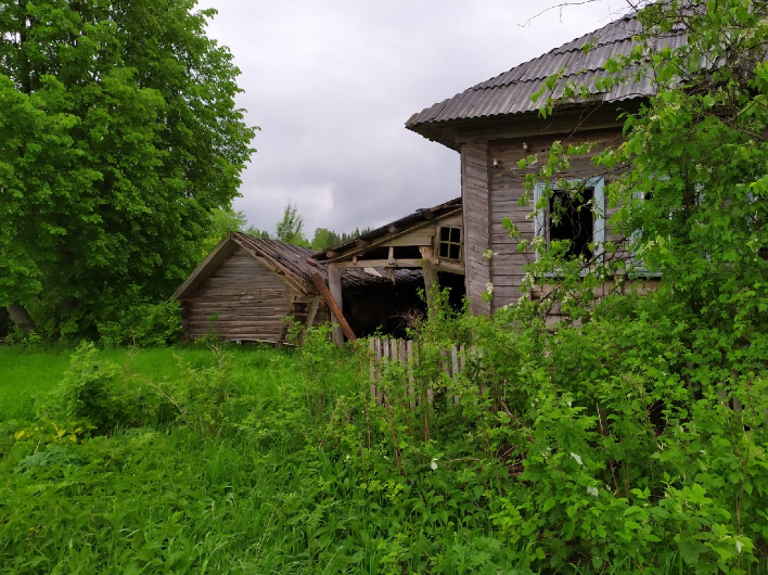 Фото заброшенных зданий и деревенских домов