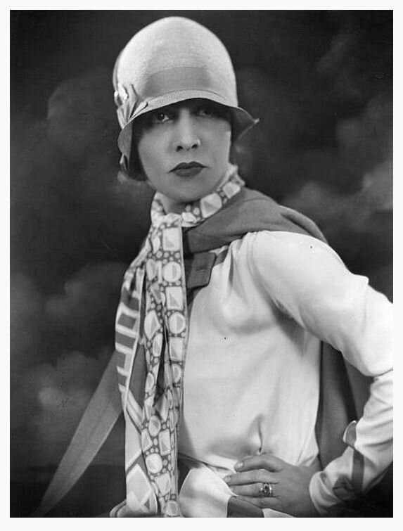 Фотопортрет Аниты Лус, 1928