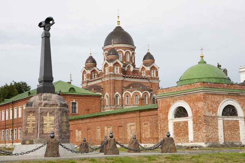 Спасо-Бородинский монастырь - место особого поминовения русских воинов.