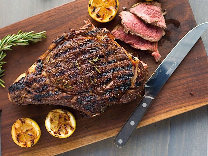 Приготовленный Ковбой-стейк