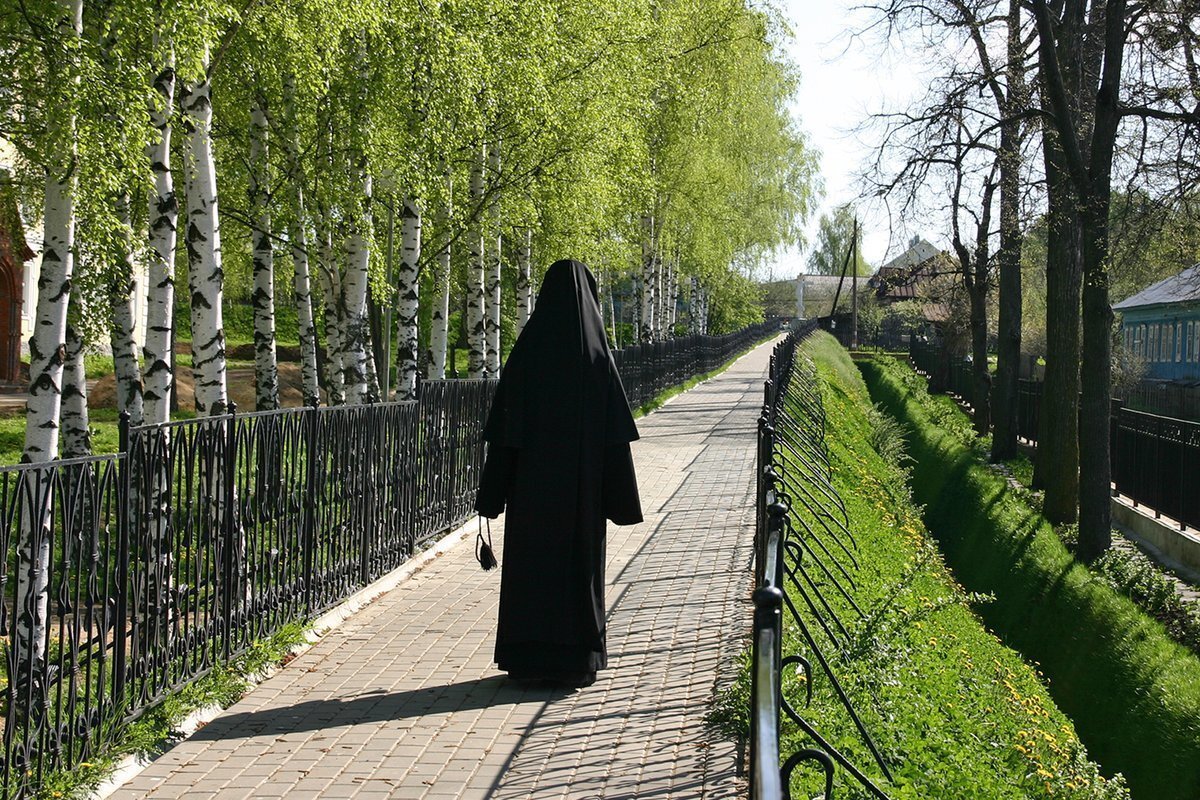 Найти святыню. Канавка Пресвятой Богородицы в Дивеево. Дивеево монастырь Святая канавка Богородицы. Дивеево канавка царицы небесной.