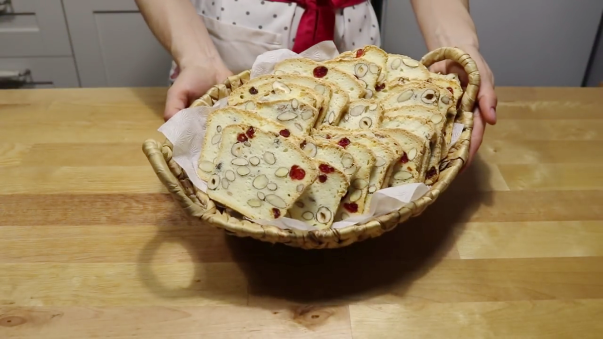 Когда у меня остаются белки, всегда готовлю эти сухарики, такой простой и быстрый рецепт!